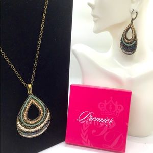 Premier Design Pattern Necklace & Earrings set